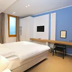 スカラリア ゲストハウス 4*